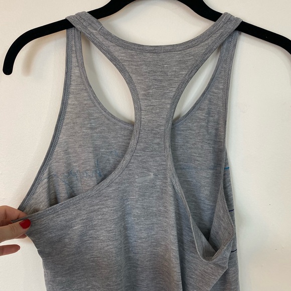 “Run Happy” Brooks Tank - Picture 5 of 5